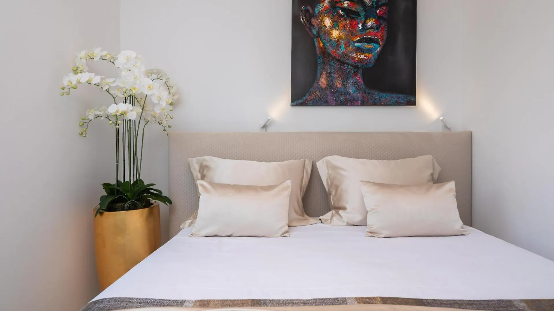 Enjoyer - Seafront Apartment With Private Heated Pool And Terrace Split 0*,  Croácia