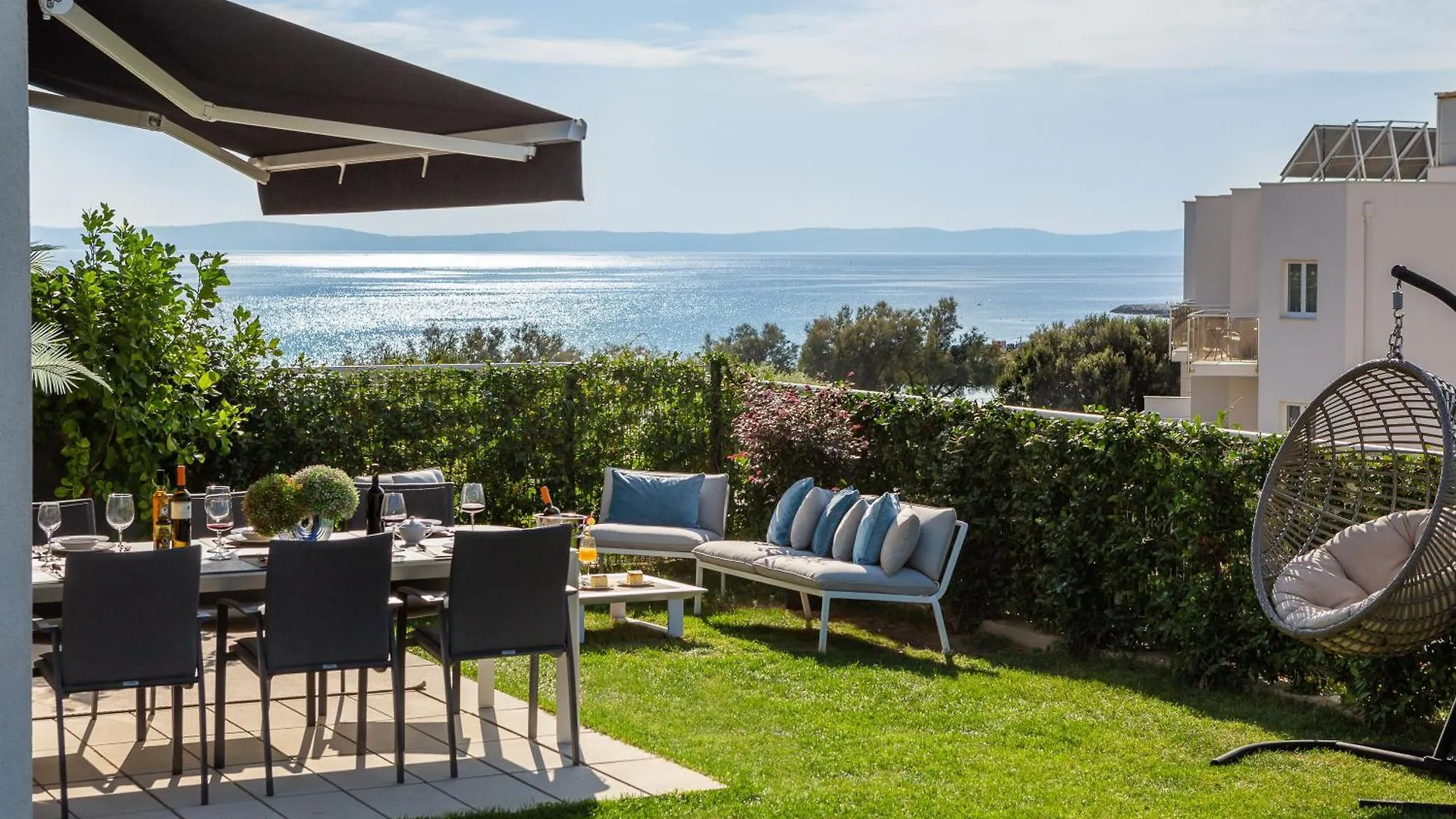 Villa Enjoyer - Seafront Apartment With Private Heated Pool And Terrace Split Croácia